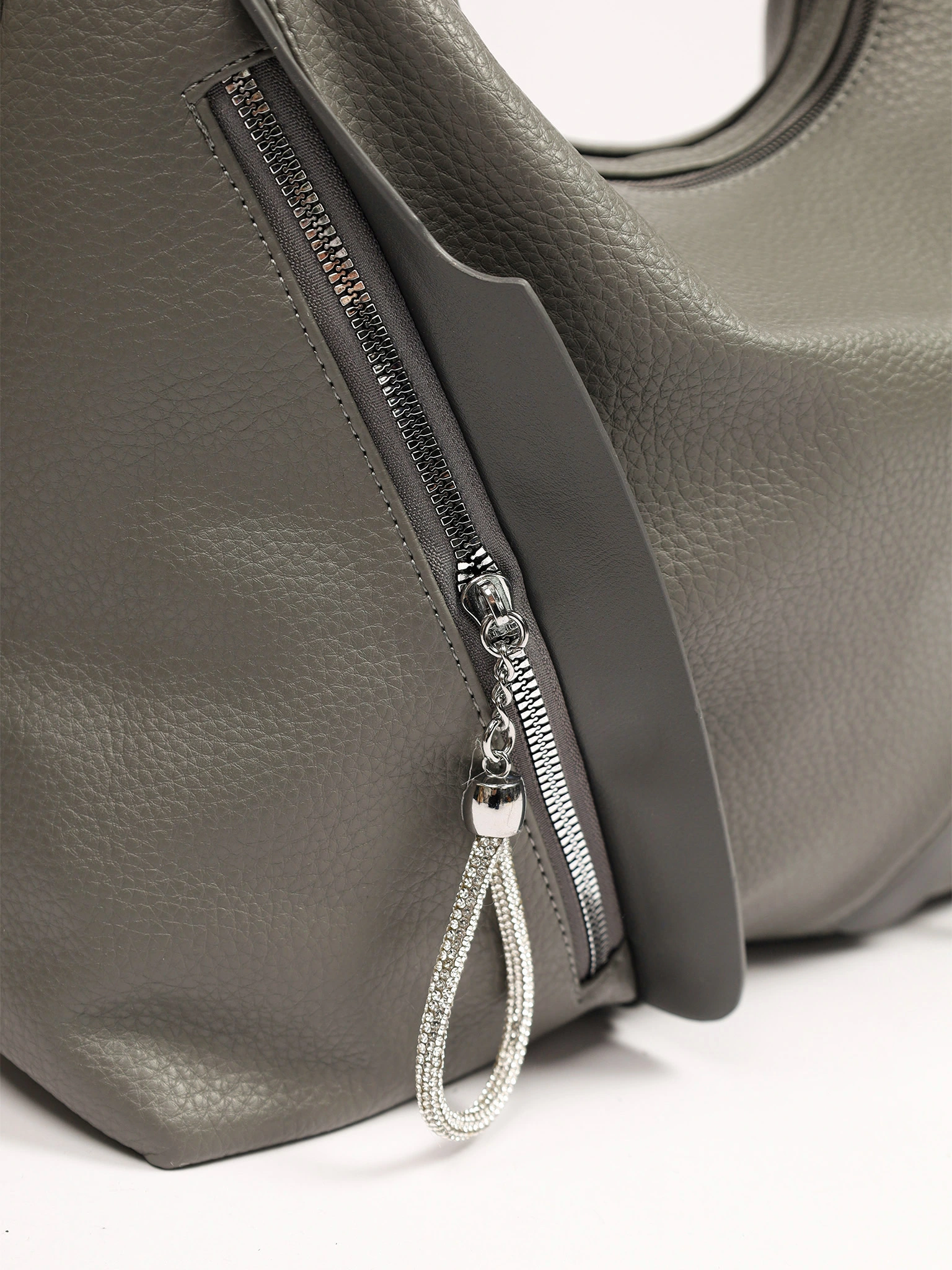 Сумка-шоппер с декоративными пуллерами со стразами в ассортименте